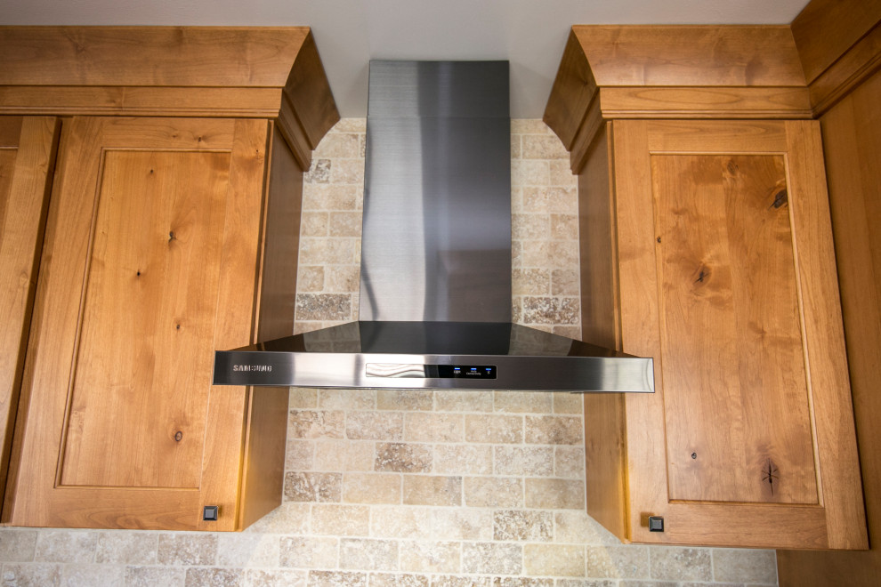 Kitchen - rustic kitchen idea in Denver