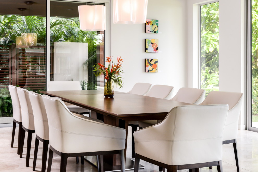 This is an example of a contemporary dining room in Hawaii.