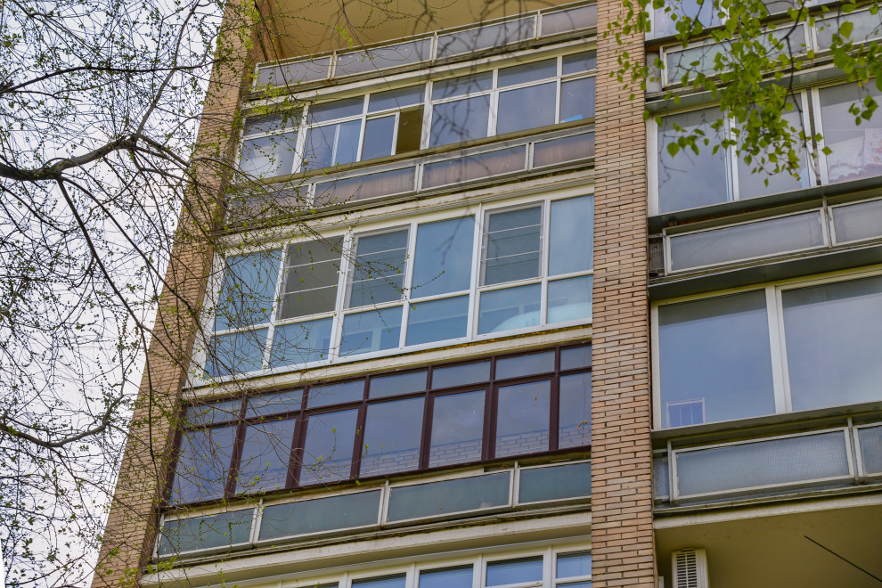 Замена старого остекления на пластиковые изделия Rehau GRAZIO.