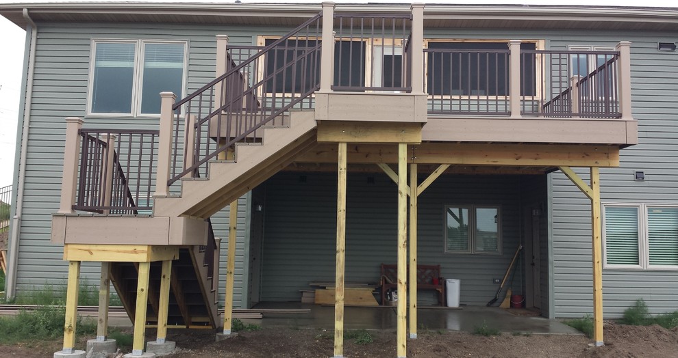 Trex Transcend Rope Swing Deck with Trex Reveal Bronze Rail - Modern ...
