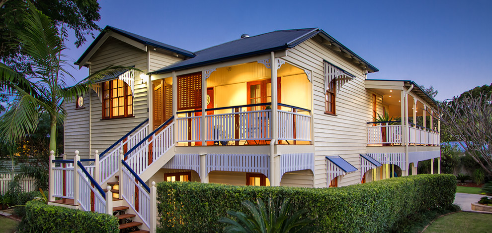 Design ideas for a traditional exterior in Brisbane.