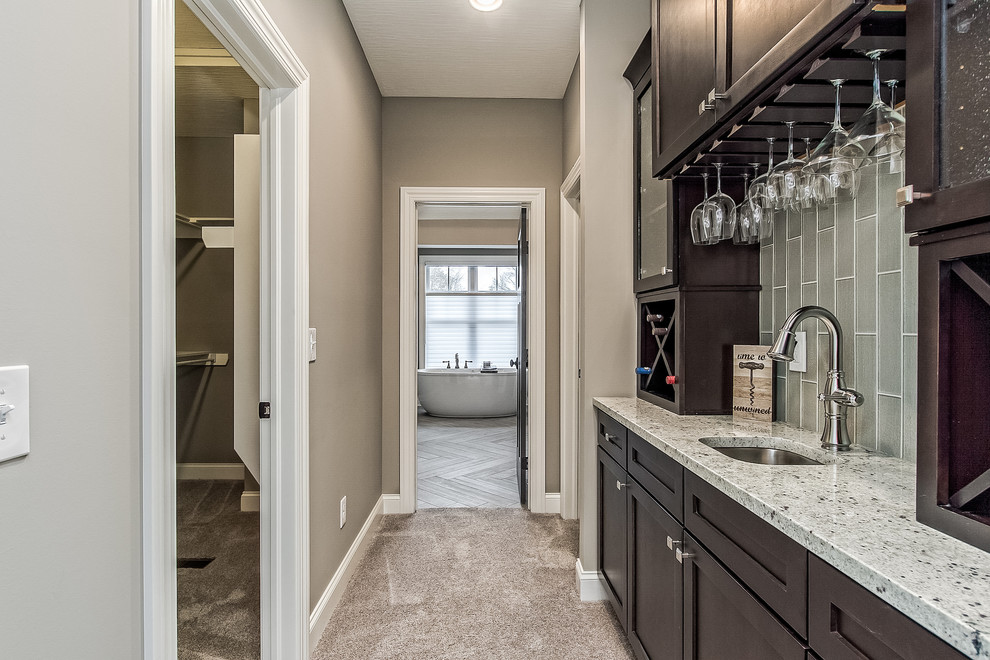 Inspiration for a rustic home design remodel in Columbus