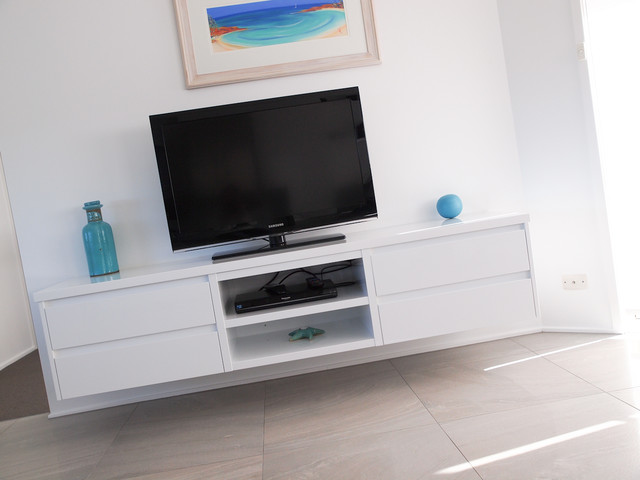 White Gloss Polyurethane Floating Tv Cabinet With Shadowline