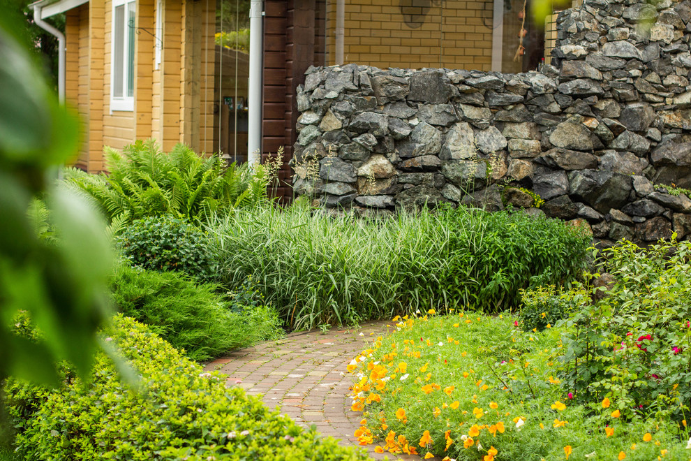 Сад с зеленой крышей