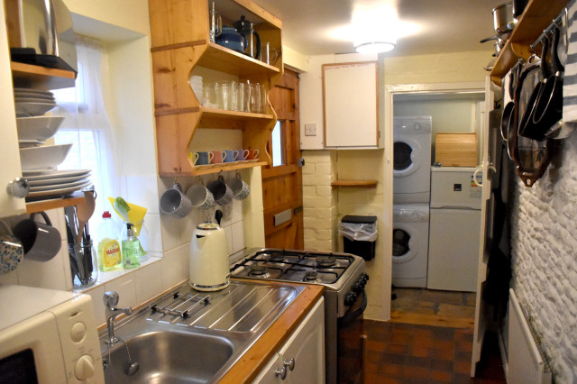 Airbnb Lechlade farmhouse-kitchen