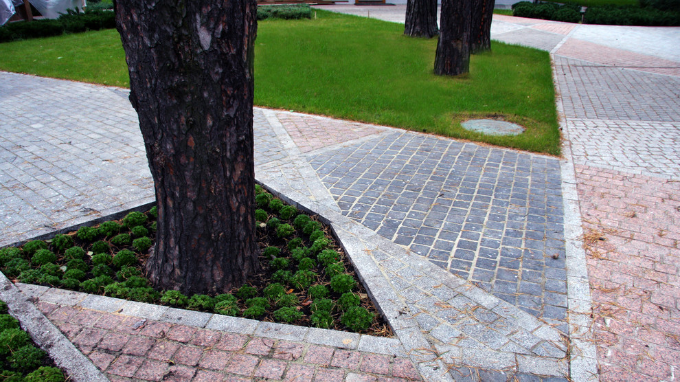 Мощеный двор