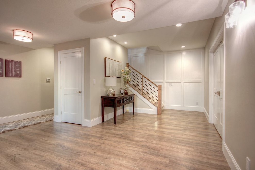 Example of a transitional home design design in Chicago