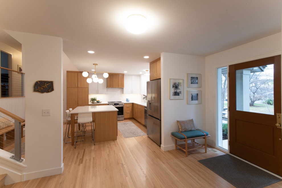 Kitchen - kitchen idea in Minneapolis