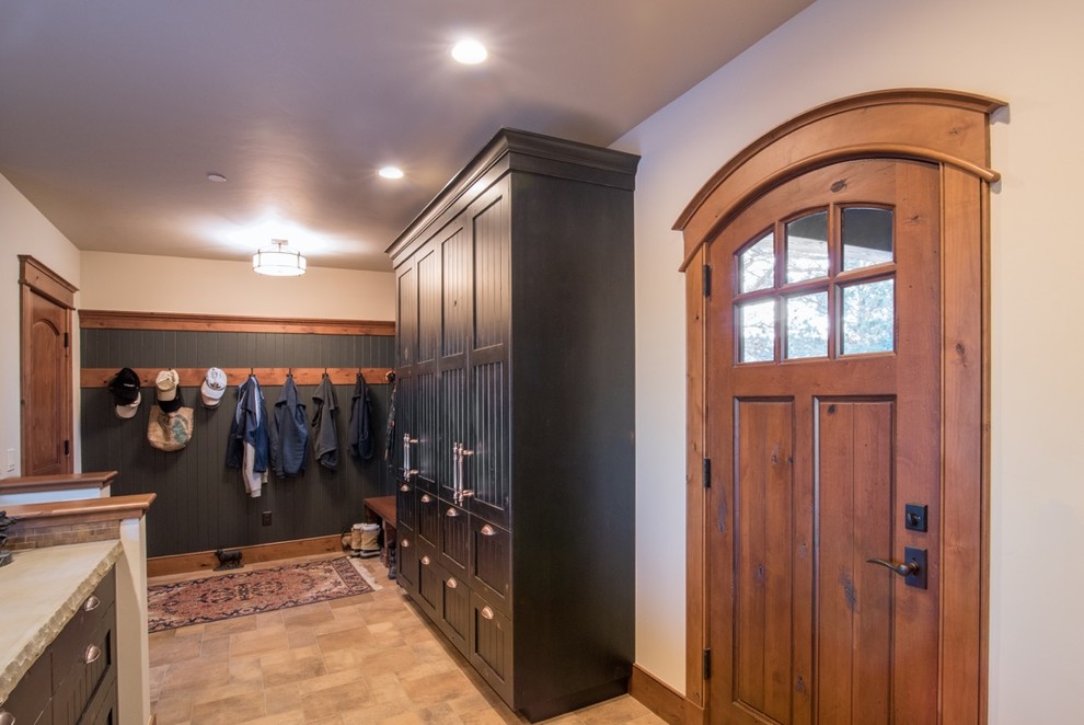 Example of a mountain style entryway design in Denver