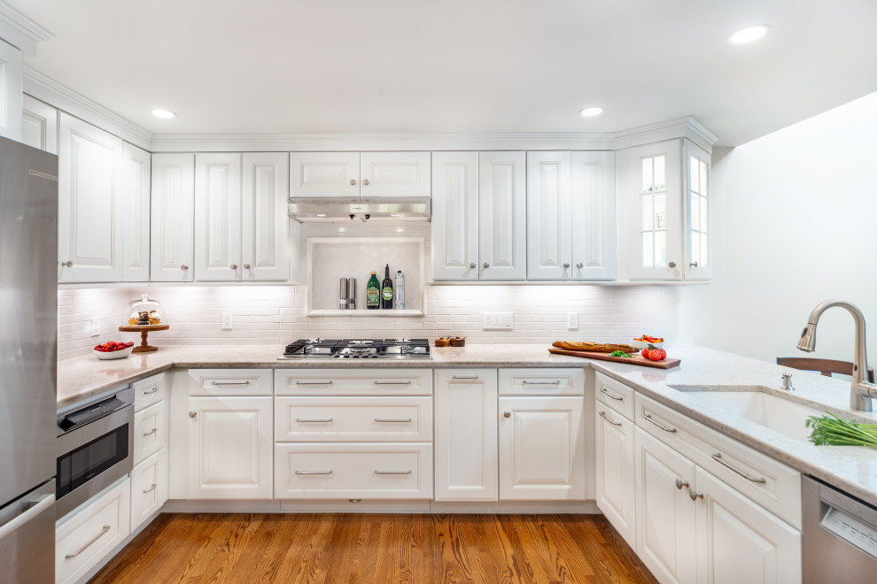 Home design - transitional home design idea