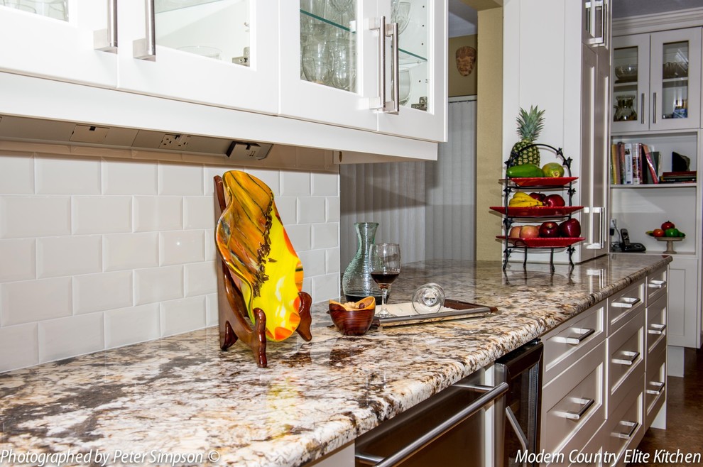 Transitional kitchen photo in Miami