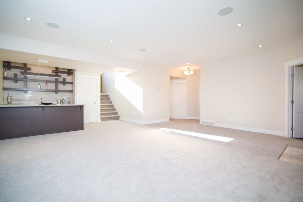 Home design - transitional home design idea