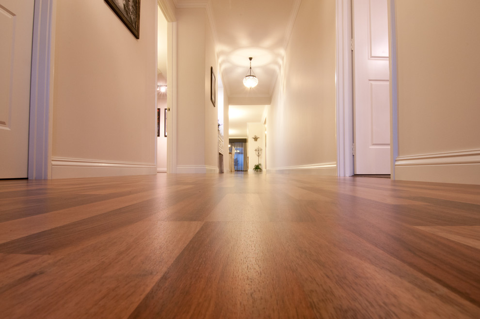 Design ideas for a traditional hallway in Perth.