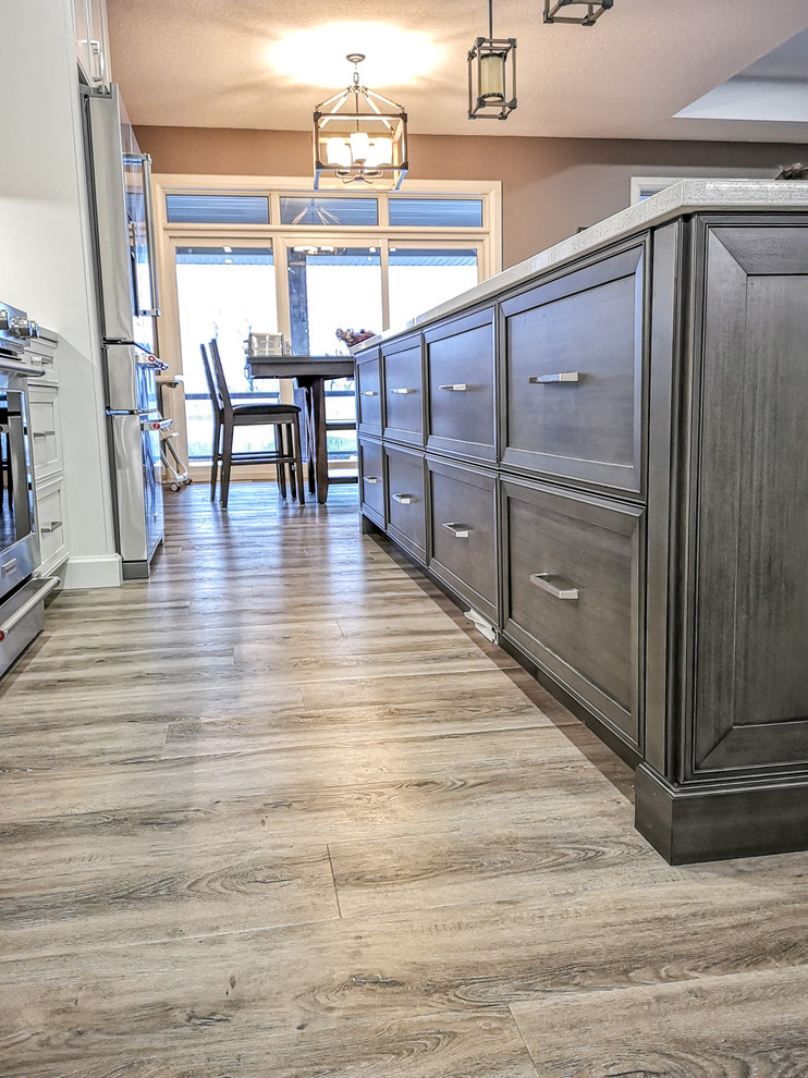 Home design - transitional home design idea