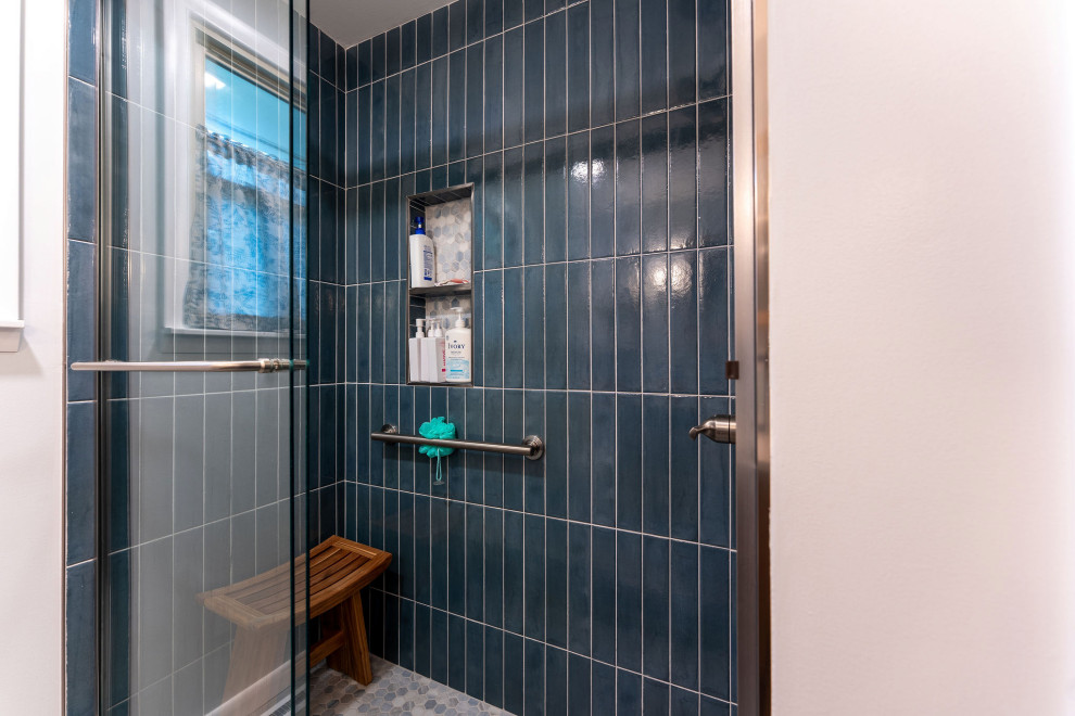 Charming Indian Lake Bathroom