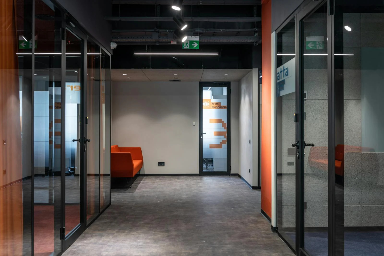 Creation d'espace de bureau pour un grand groupe a Paris/ La Defense