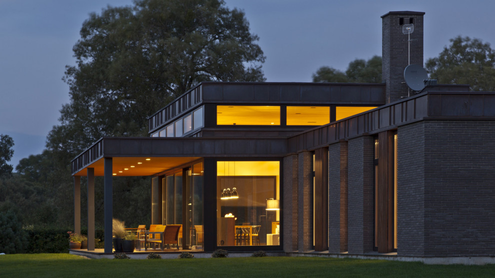 Дом с панорамным остеклением