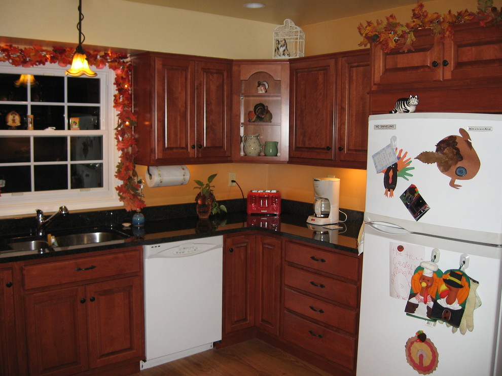 Photo of a traditional kitchen in Baltimore.