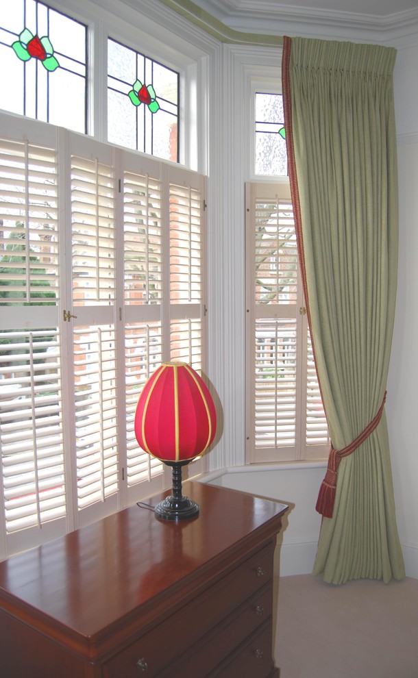 Elegant curtains in a bay windows - Victorian - London - by Babic Interiors | Houzz