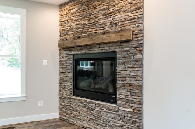 Mantels modern-living-room