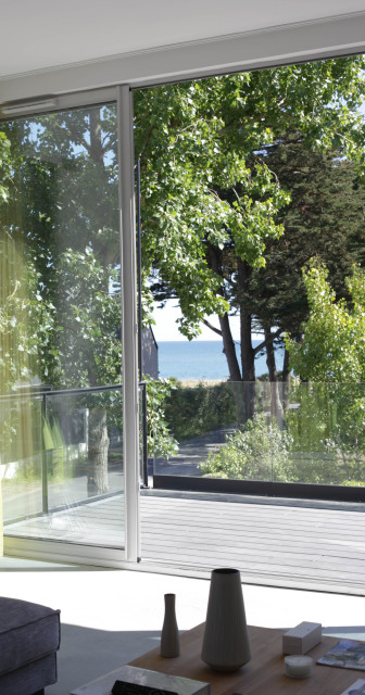 Maison Le Pouliguen contemporary-living-room