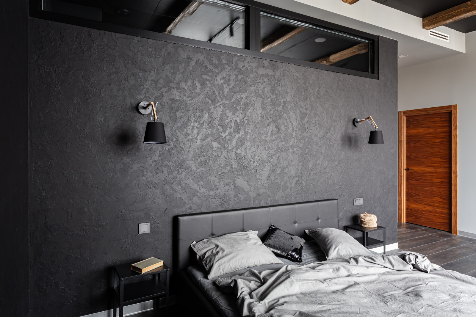 Квартира в черном