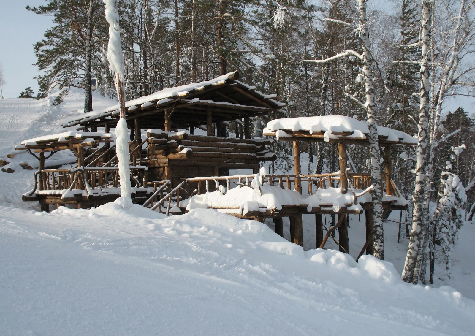 Зона отдыха на горнолыжной трассе " Бобровый лог "