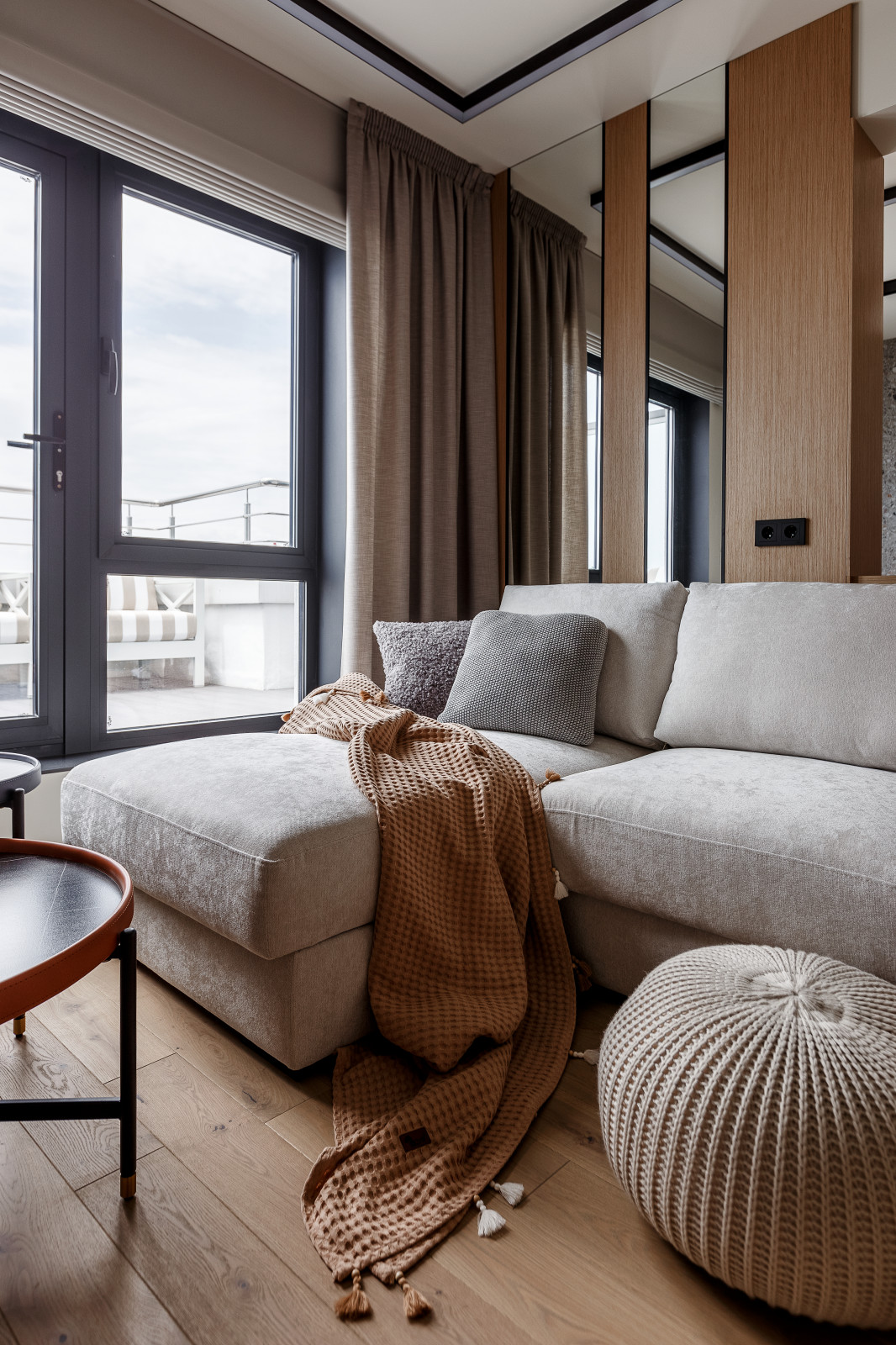 Фото. Камни на берегу, 70м.кв. ЖК Морская Симфония