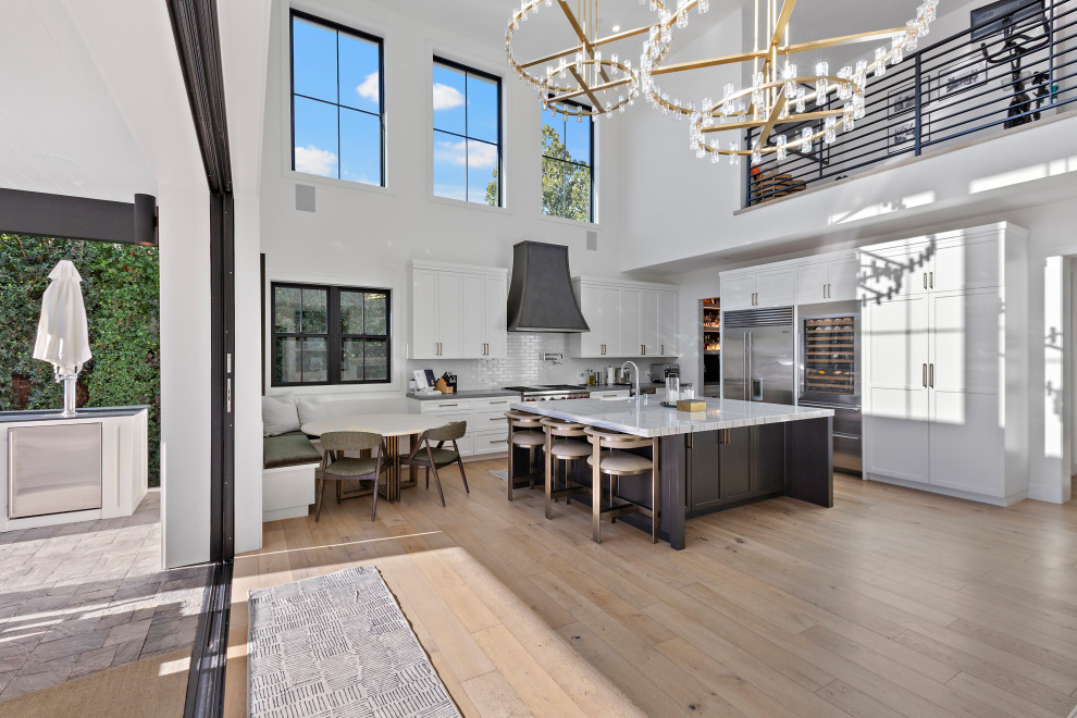 Kitchen - transitional kitchen idea in San Francisco