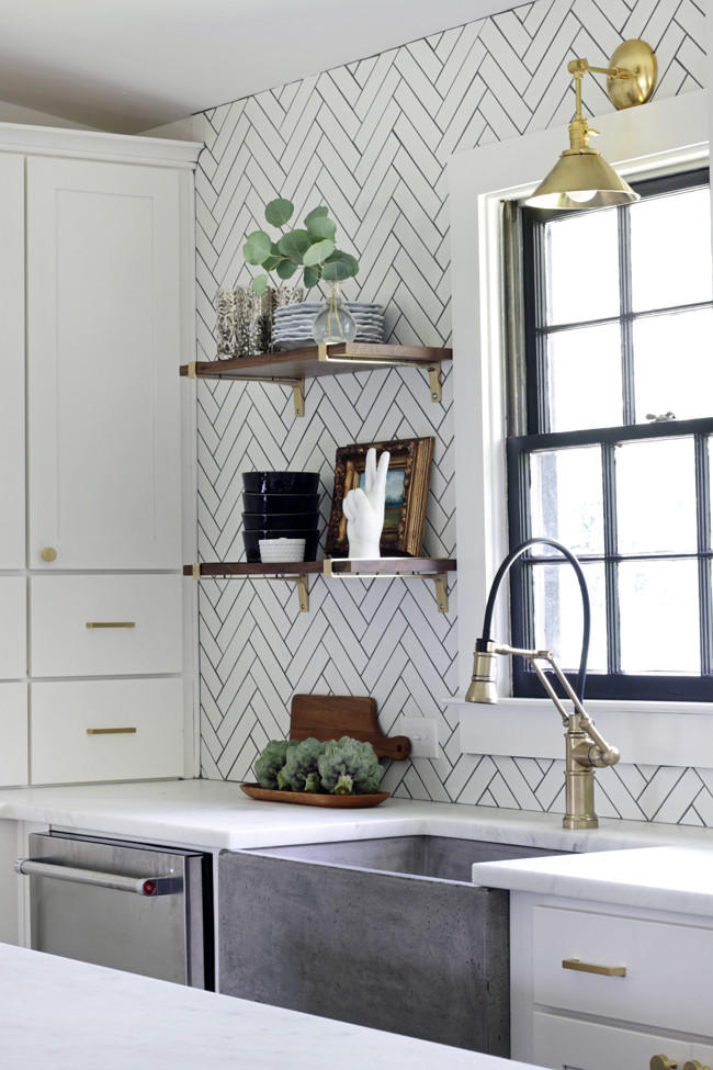 Inspiration for a transitional home design remodel in Atlanta