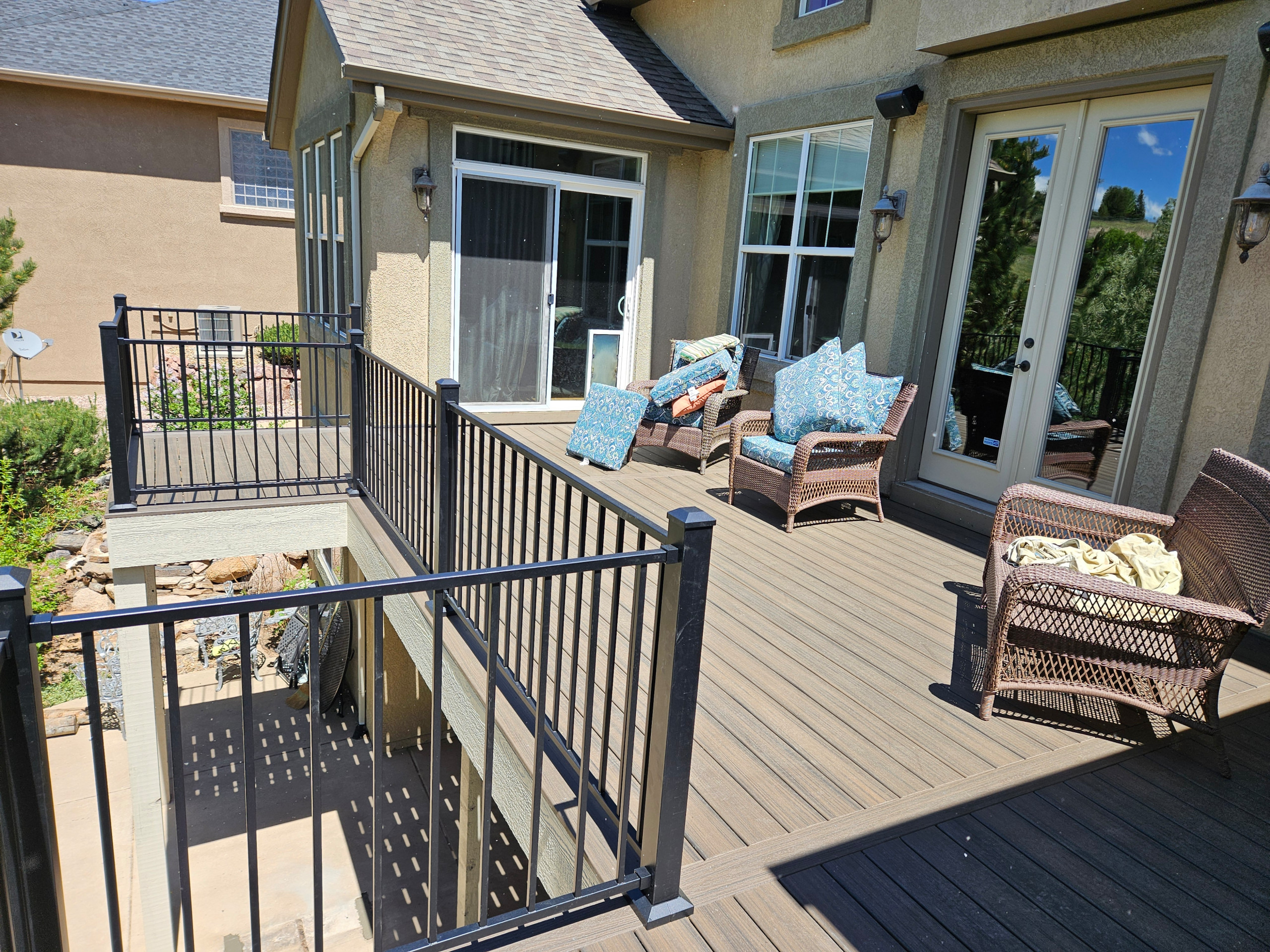 railing on stucco house