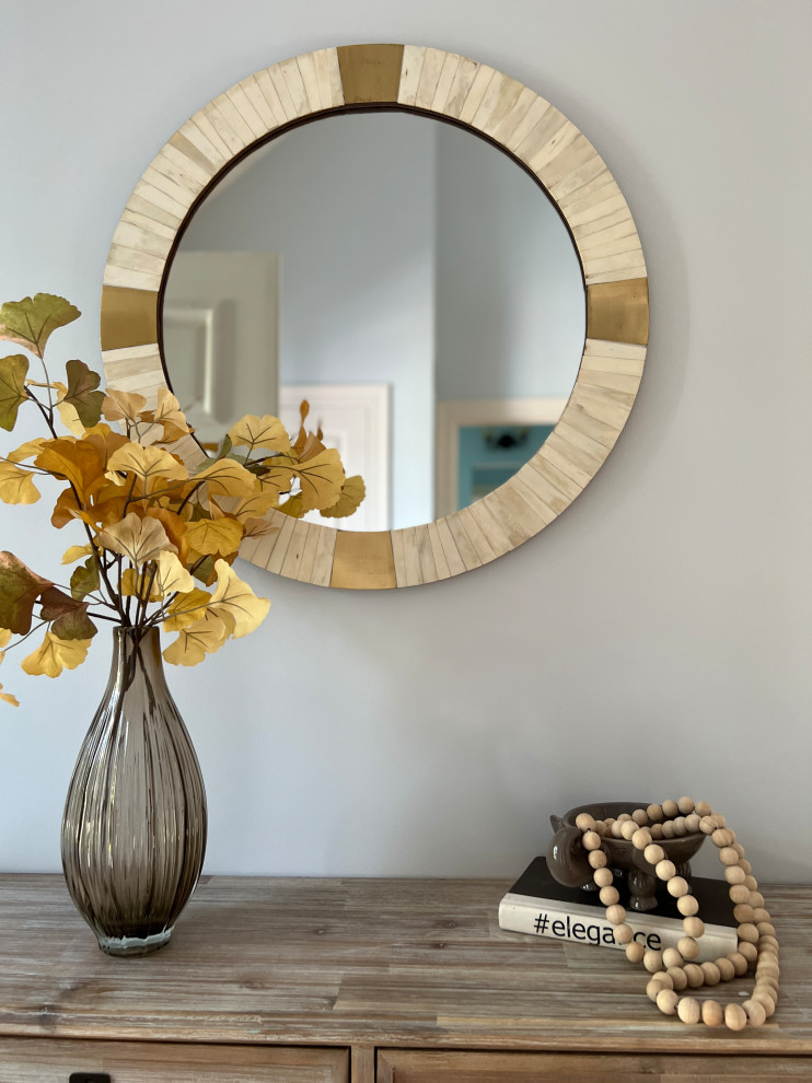 Example of a transitional home design design in Boston