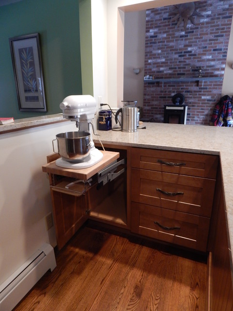 Alton, NH traditional-kitchen
