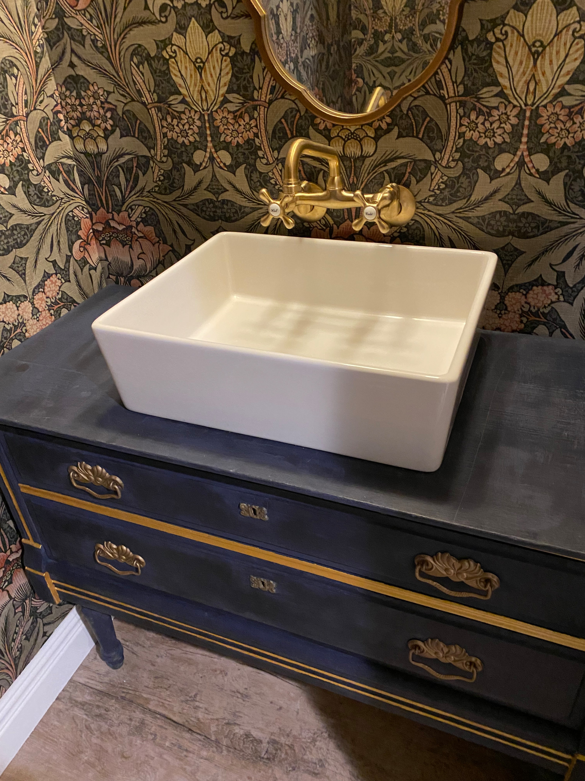 Moody Powder Bath #2