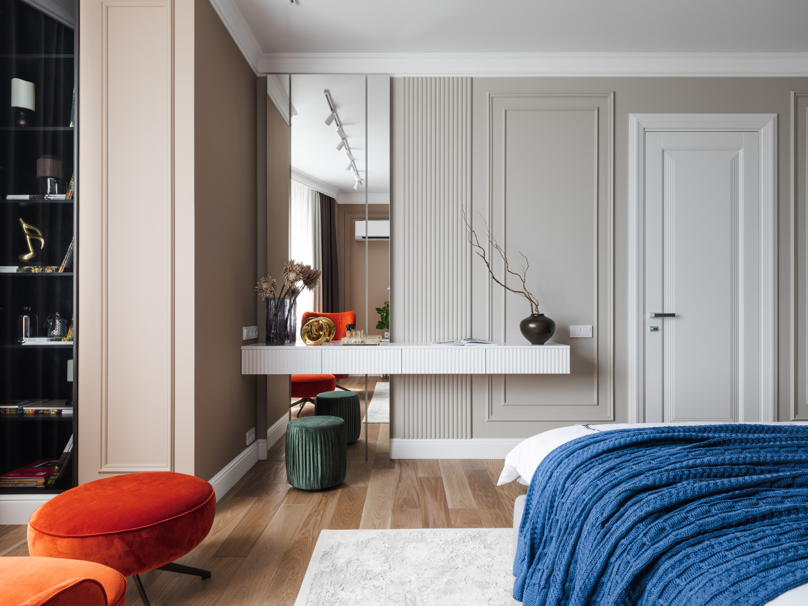 Реализация квартиры в стиле современная классика для семейной пары с ребенком