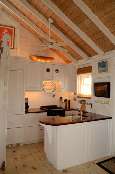 Inspiration for a rustic kitchen remodel in Boston