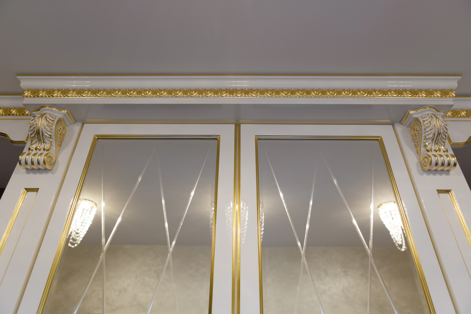 Классическая гардеробная с поталью