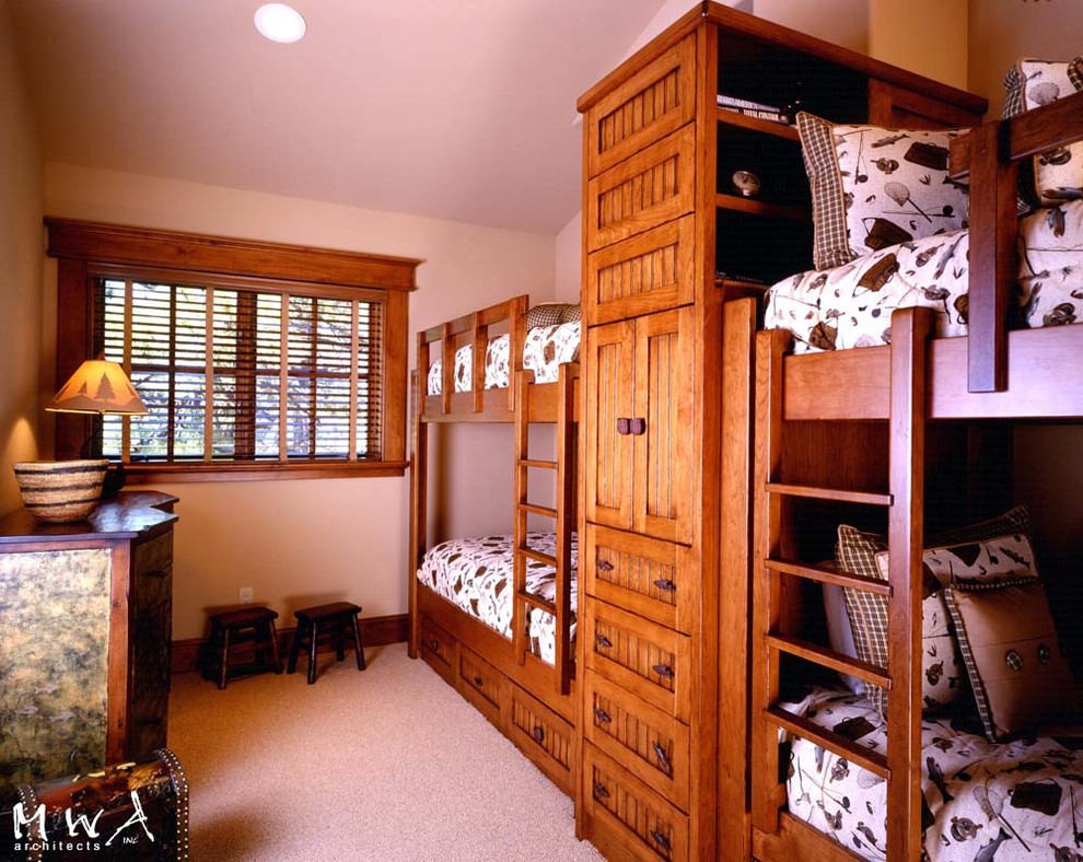 Photo of a mid-sized arts and crafts guest bedroom in Sacramento with beige walls and carpet.