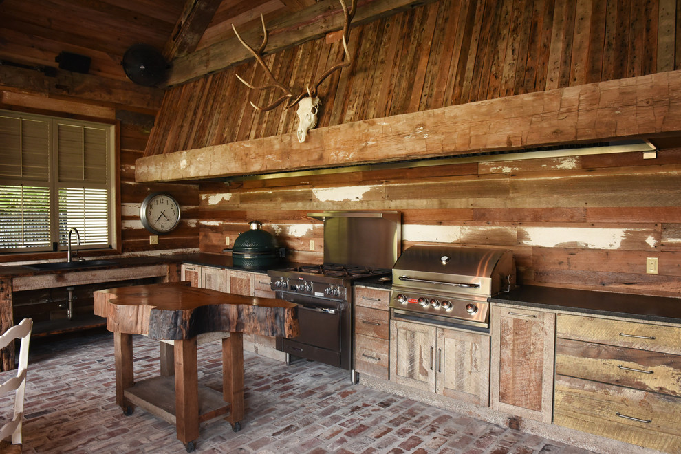 Inspiration for a rustic home design remodel in New Orleans