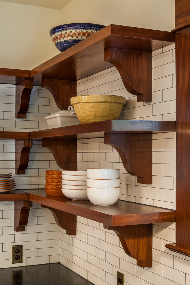 Example of a huge arts and crafts home design design in Portland