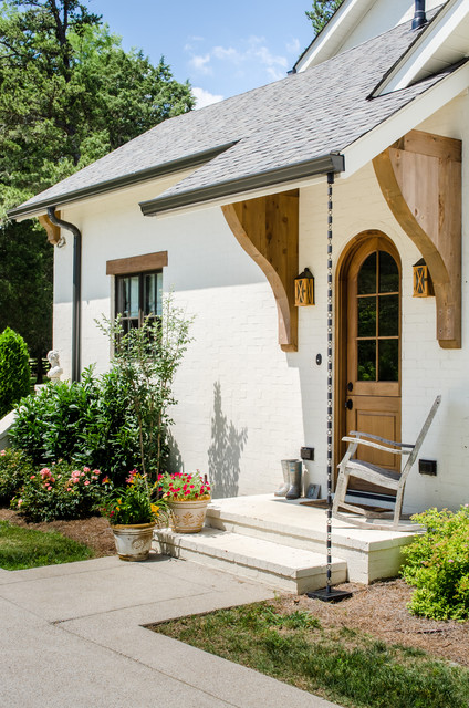House in Forest Hills, Tennessee clasico-entrada
