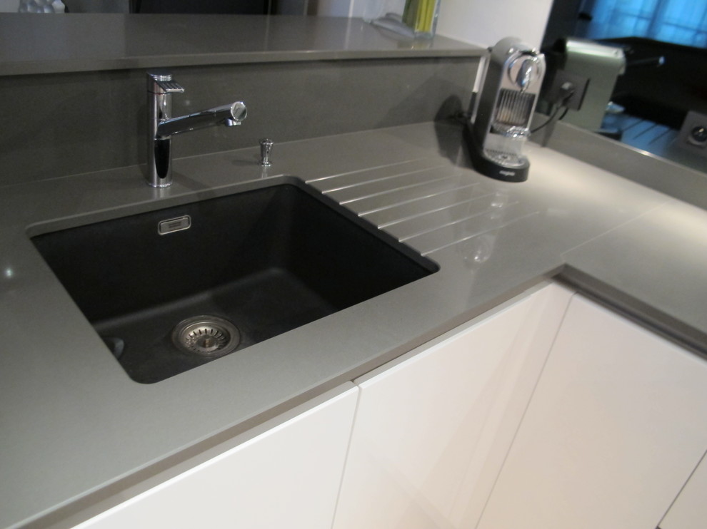 Photo of a modern kitchen in Paris.