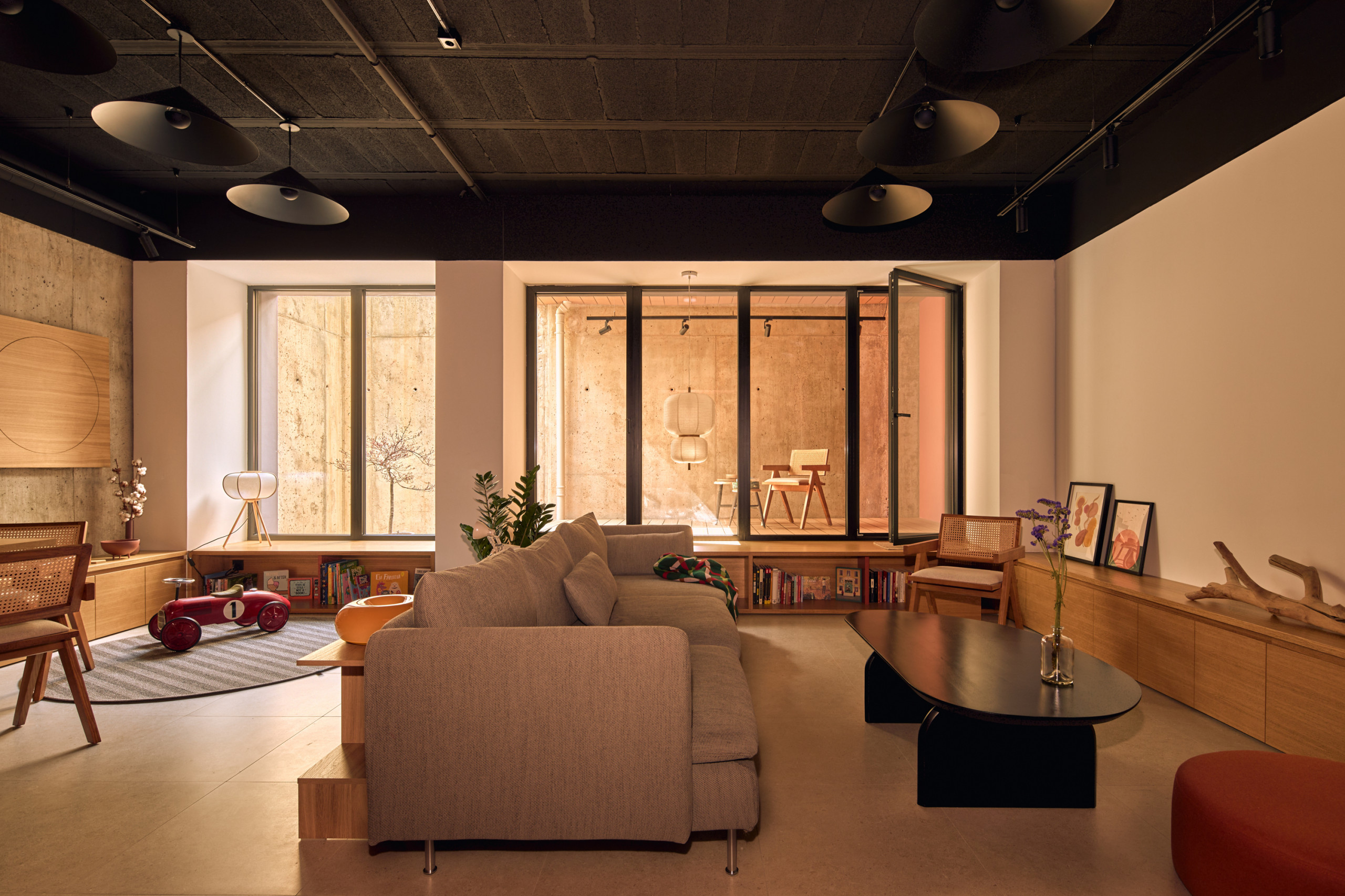 Homothecy - Sala común