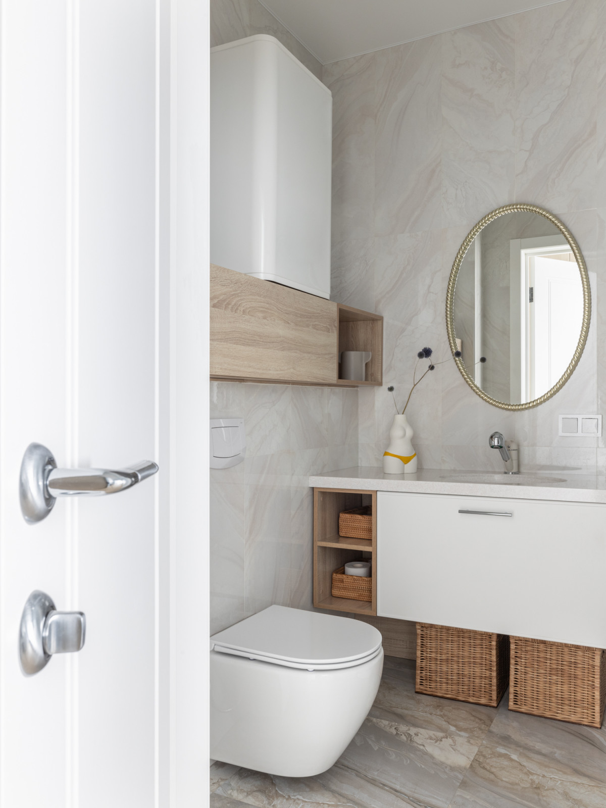 Цветы, цветы... и еще немного цветов.