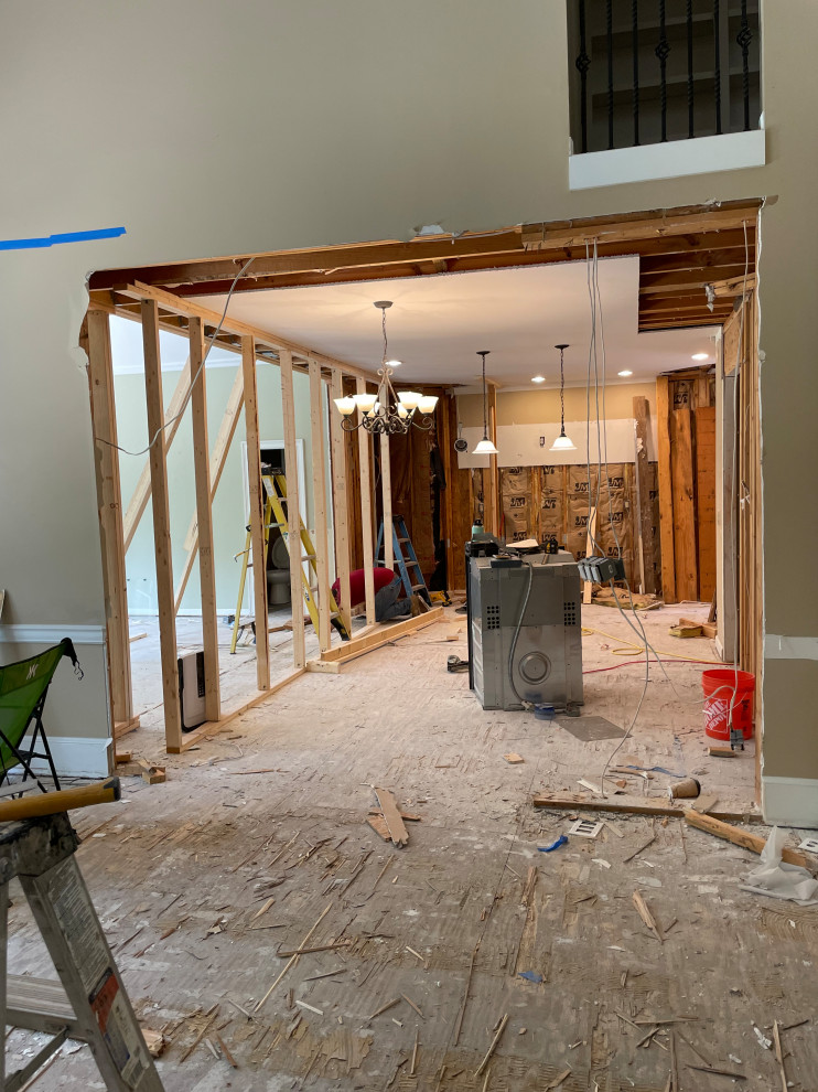 Inspiration for a transitional home design remodel in Atlanta