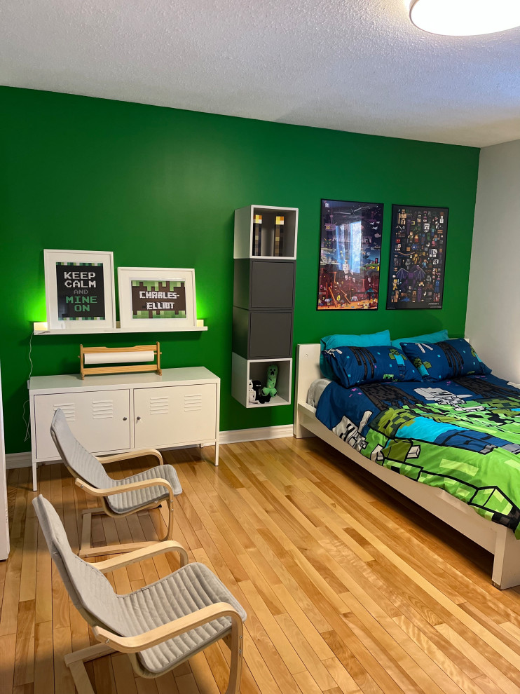 Photo of a contemporary kids' bedroom.