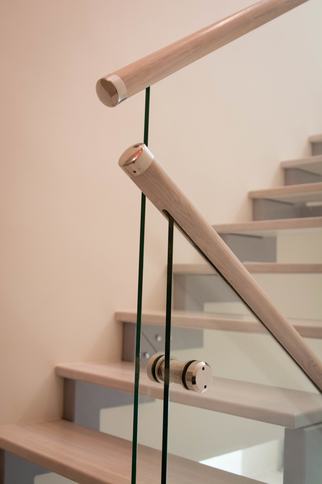 Лестница с интелектуальной подсветкой