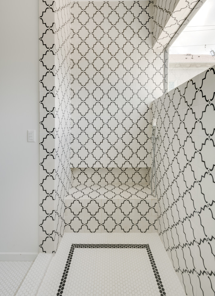 Inspiration for a small modern bathroom remodel in Houston