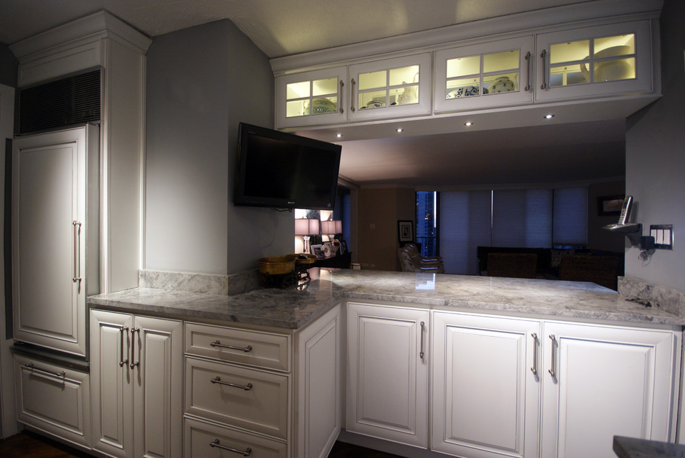 Traditional kitchen in Chicago.