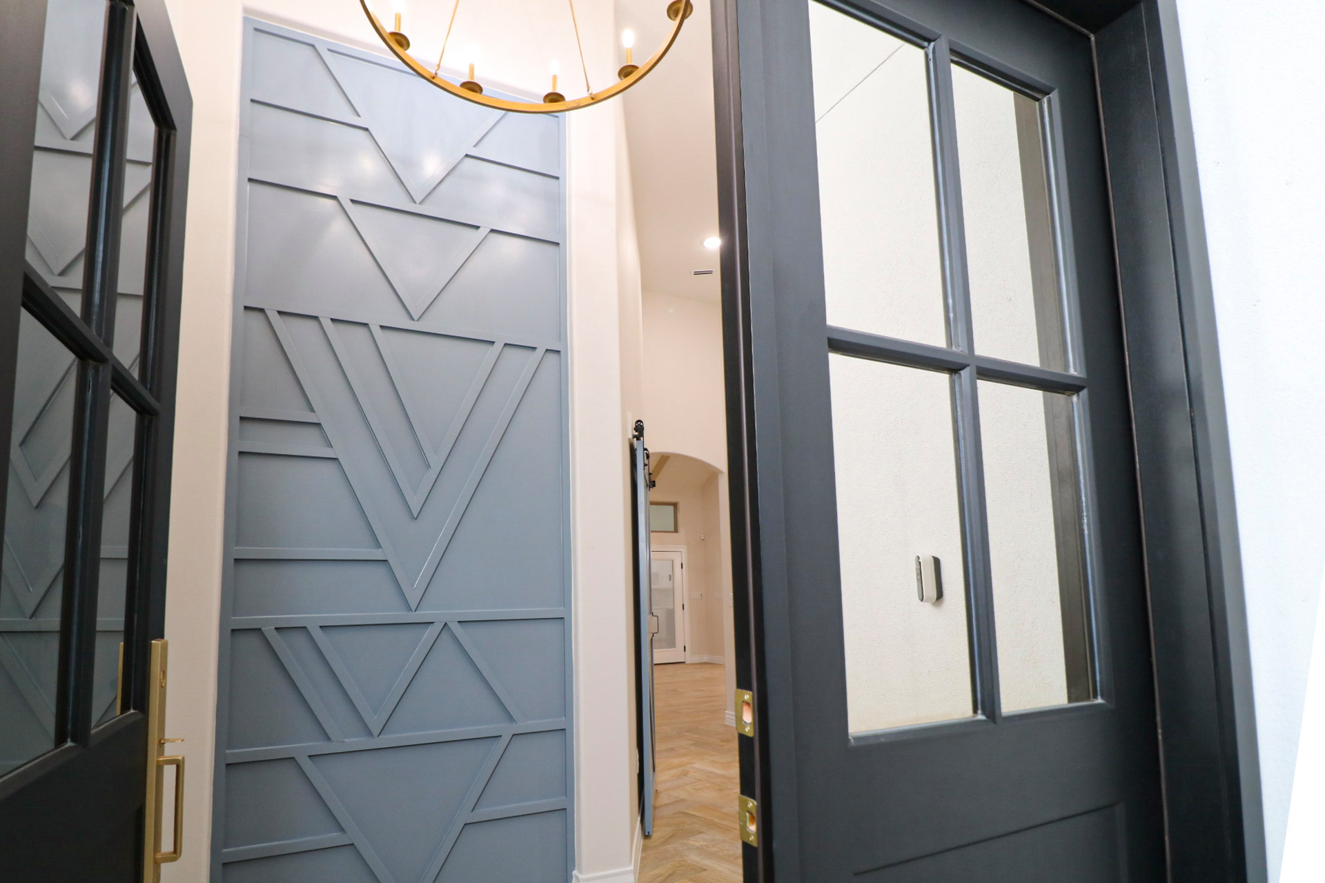 Example of a cottage home design design in Austin